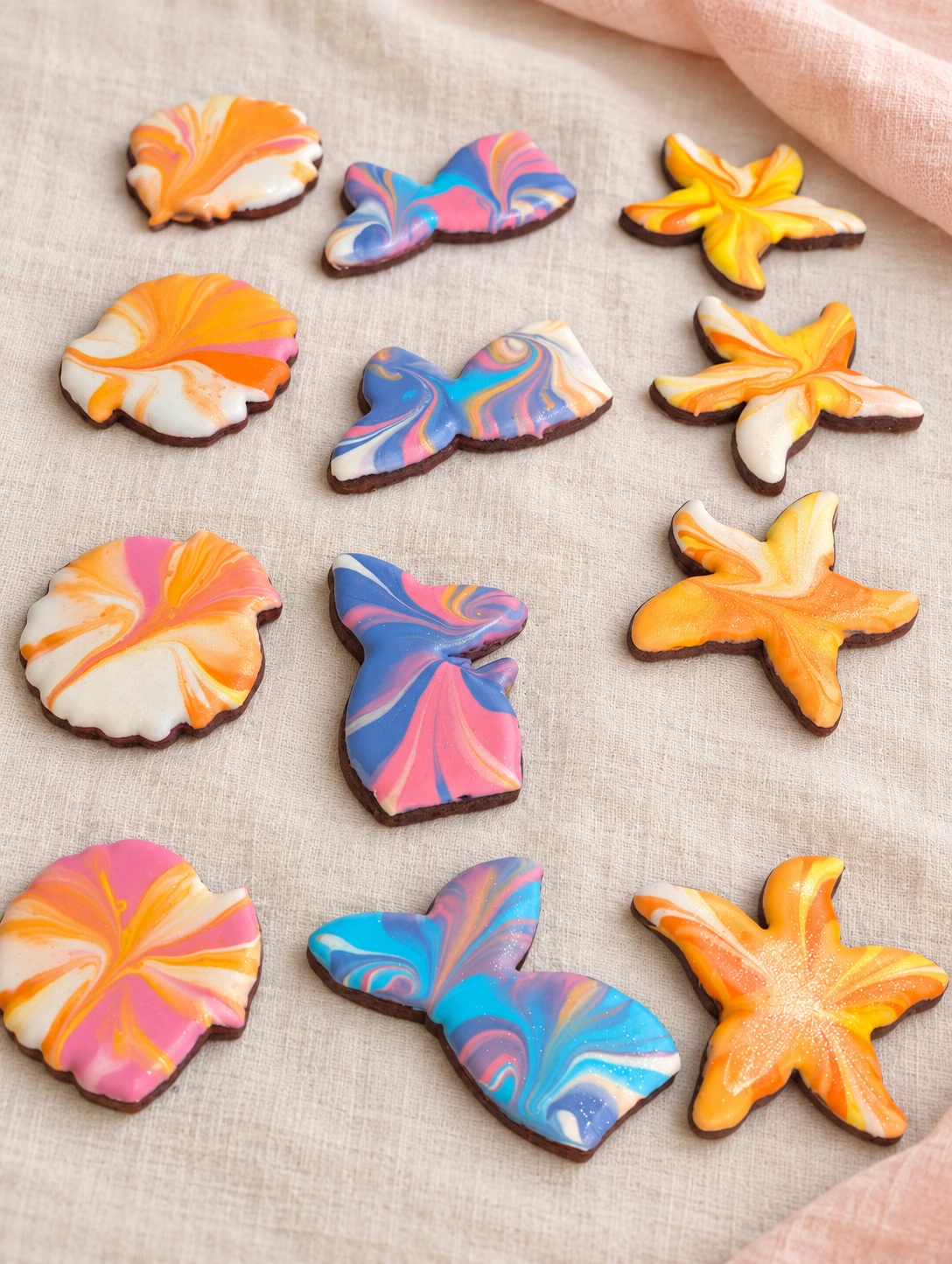Sea-inspired details cookie set